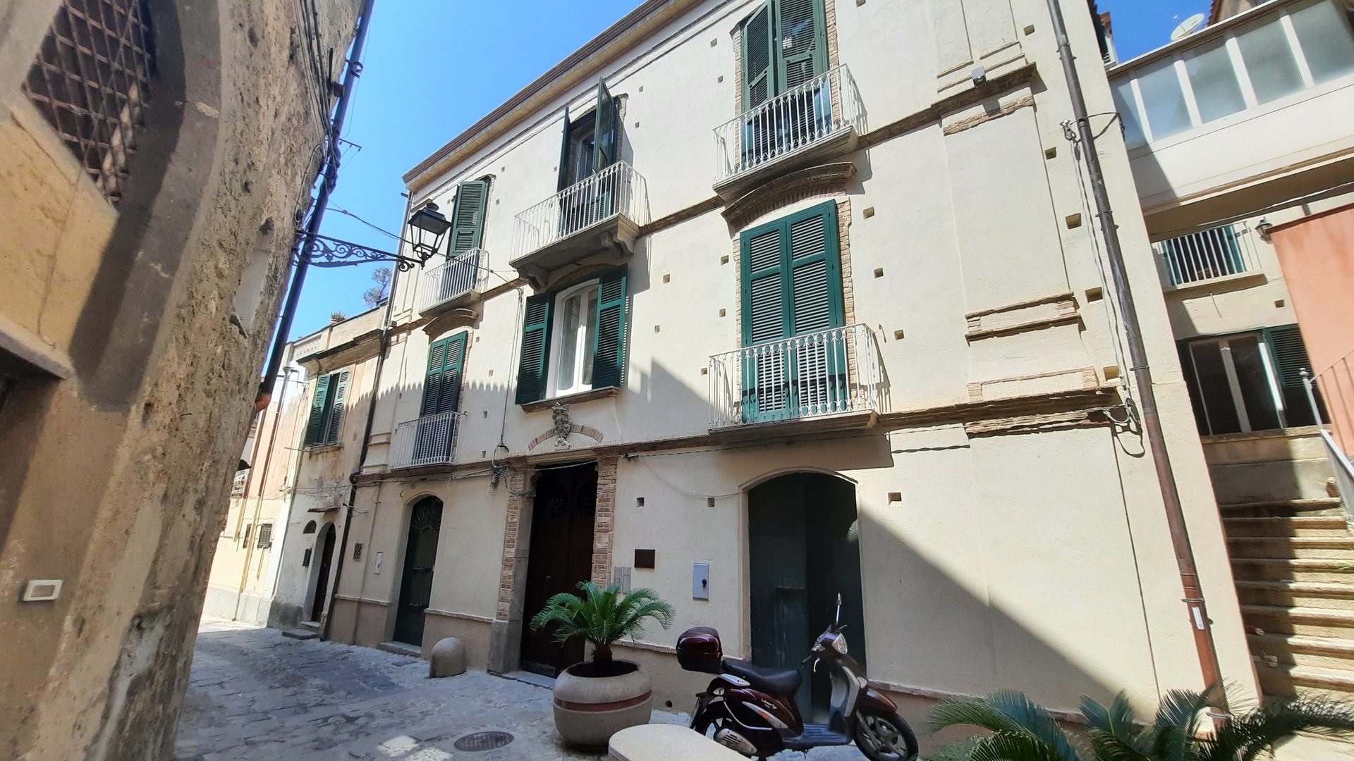 Vianeo brothers' house, Tropea - 02.jpg